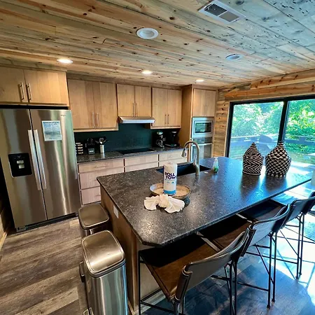 Experience Luxury At Smoky Mountain Hideaway, Just 5 Miles From Downtown Gatlinburg Villa Exterior photo