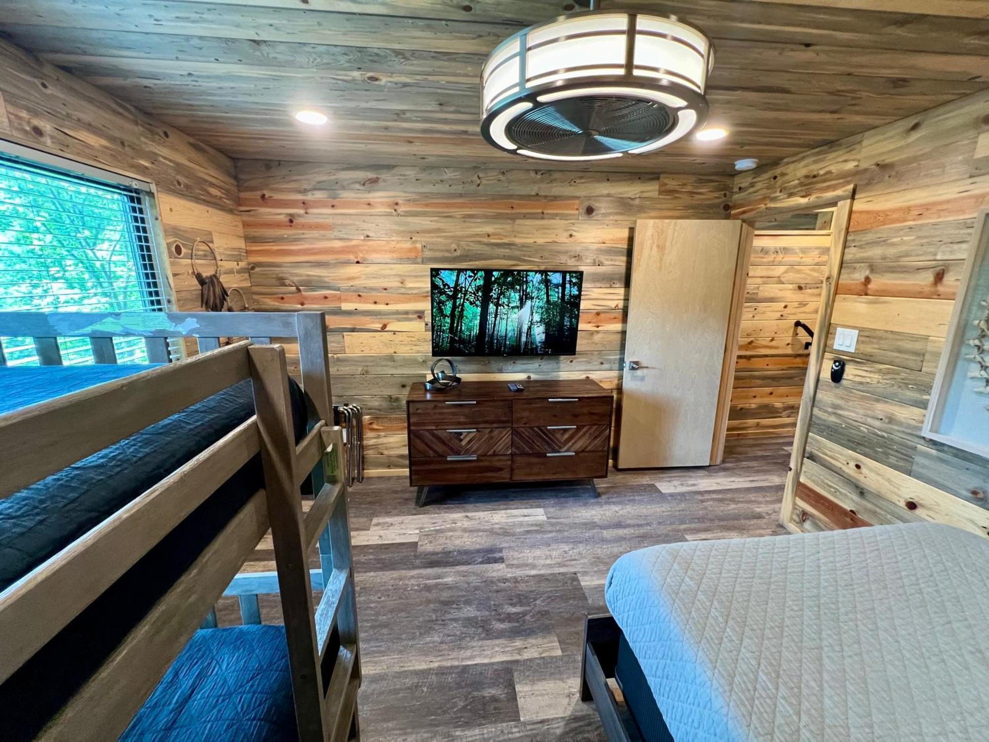 Casa de Férias Experience Luxury At Smoky Mountain Hideaway, Just 5 Miles From Downtown